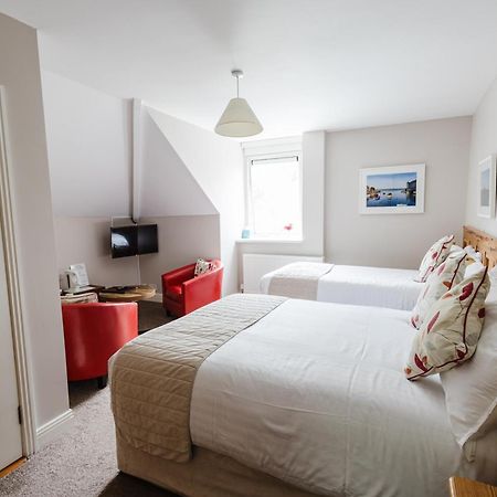 Avonmore House Guest Accommodation Йол Екстериор снимка