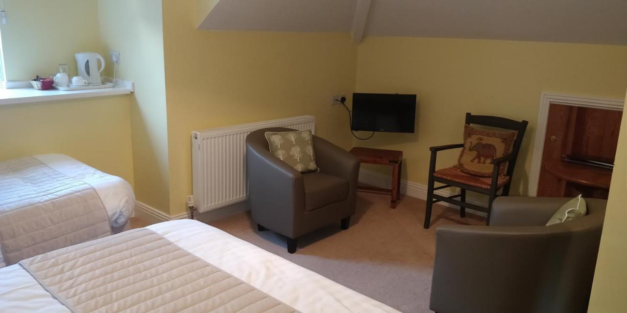 Avonmore House Guest Accommodation Йол Екстериор снимка