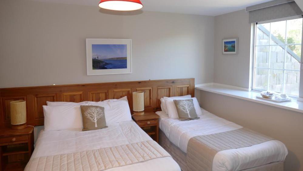 Avonmore House Guest Accommodation Йол Екстериор снимка