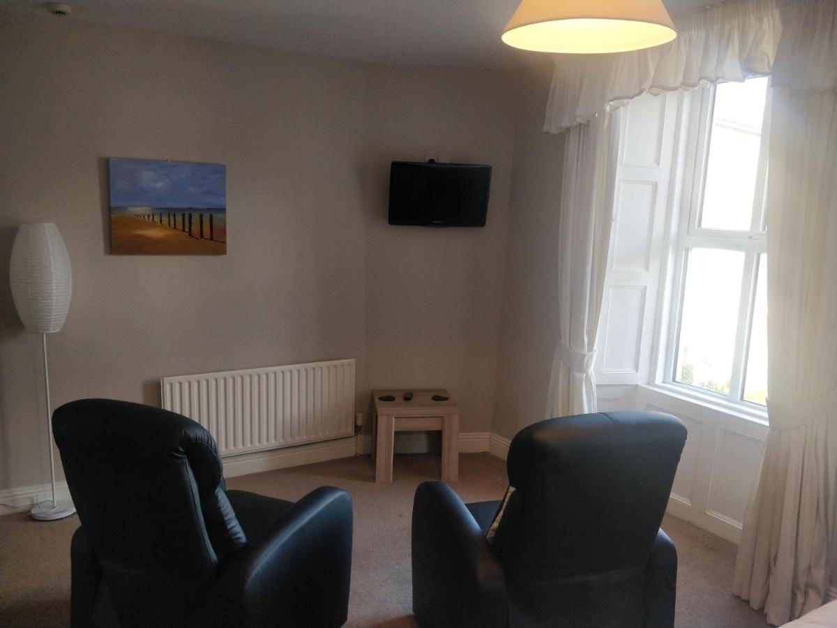 Avonmore House Guest Accommodation Йол Екстериор снимка