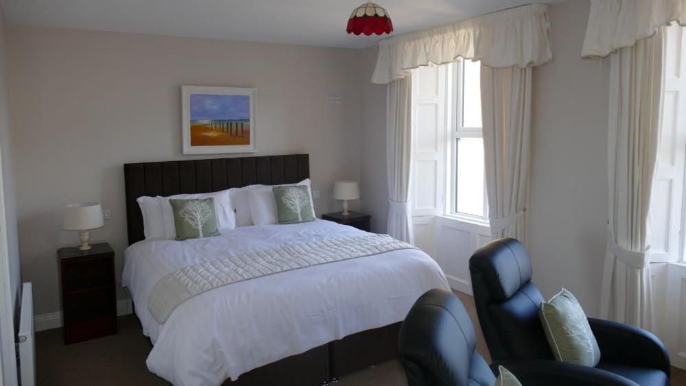 Avonmore House Guest Accommodation Йол Екстериор снимка