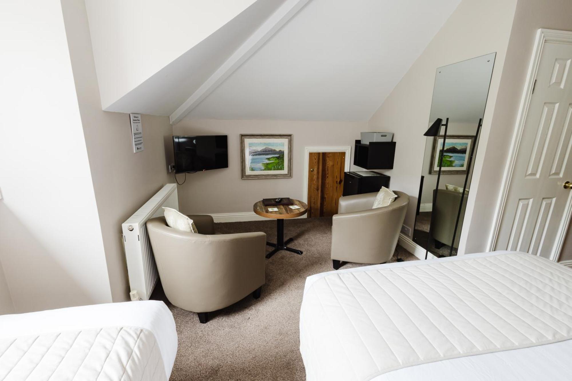 Avonmore House Guest Accommodation Йол Екстериор снимка