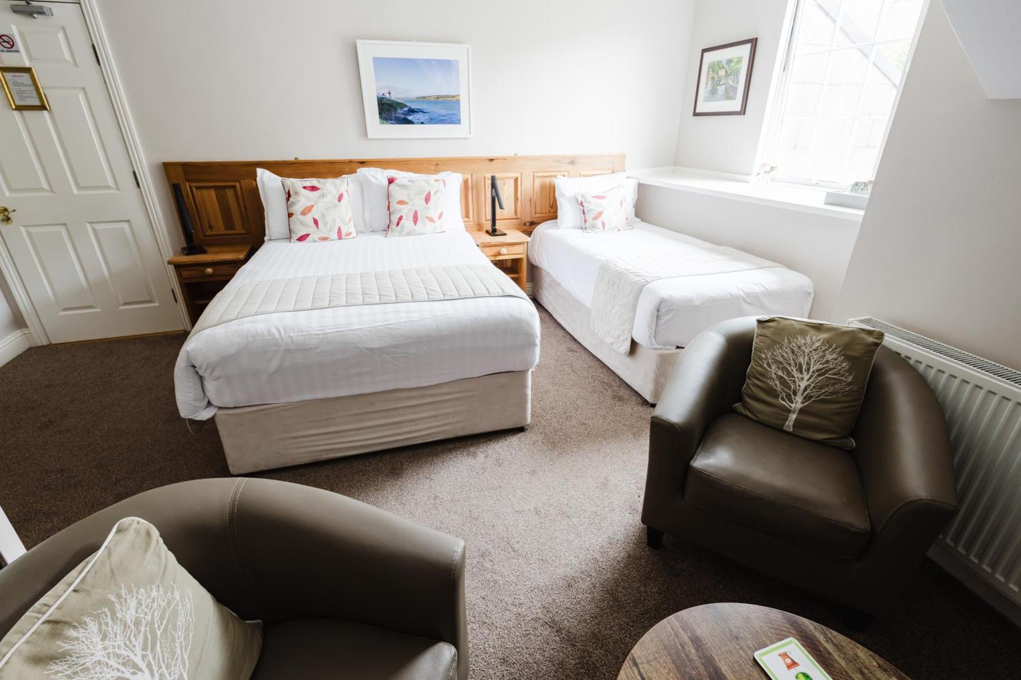 Avonmore House Guest Accommodation Йол Екстериор снимка